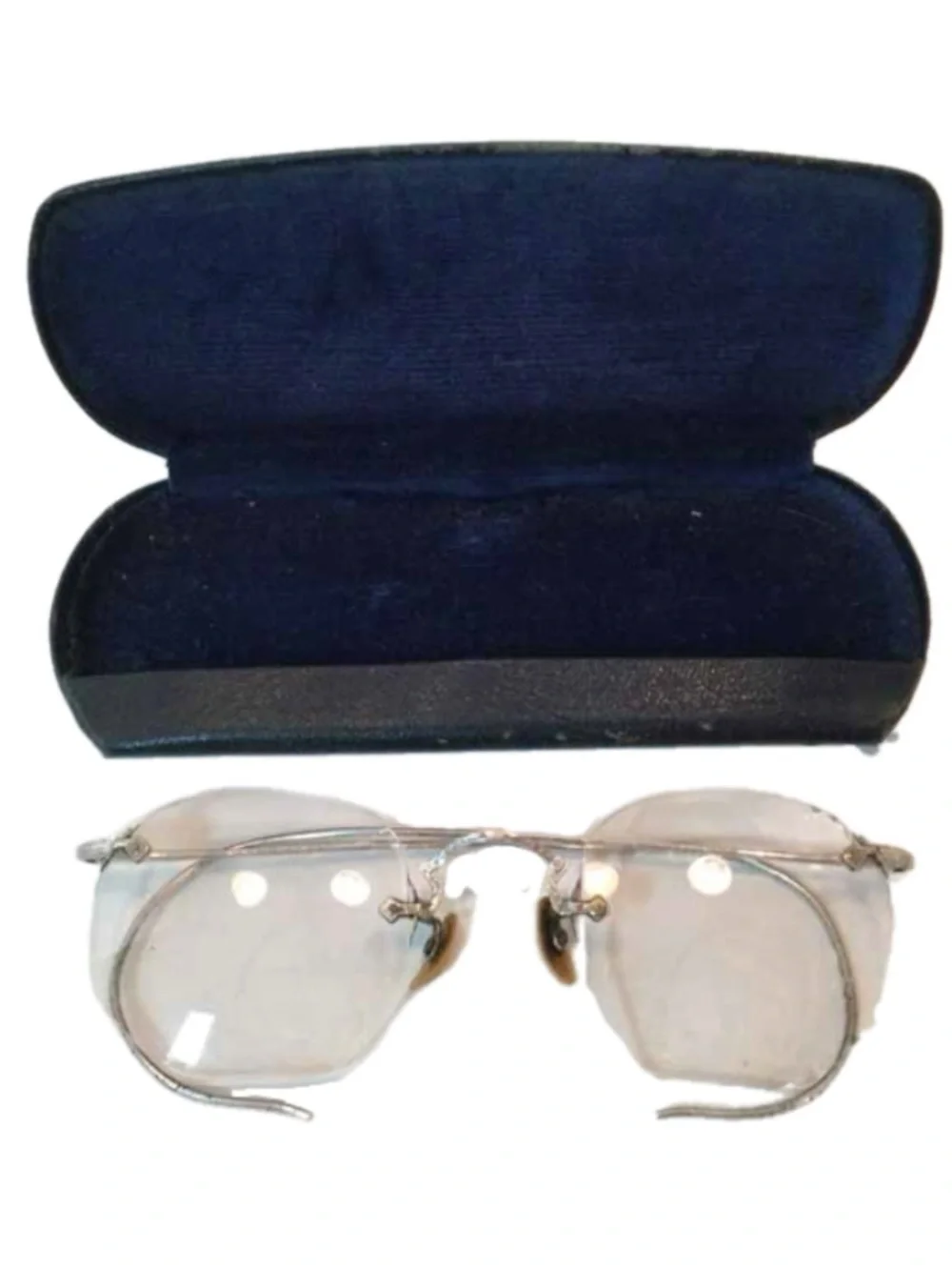 4 Pairs of Vintage Eyeglasses